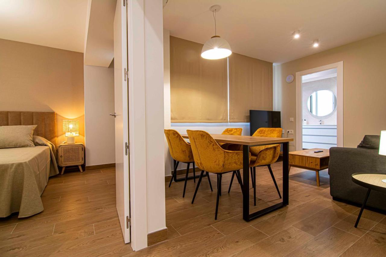 Apartamentos 1 Abril Màlaga Exteriér fotografie