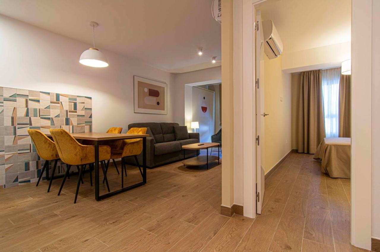 Apartamentos 1 Abril Màlaga Exteriér fotografie