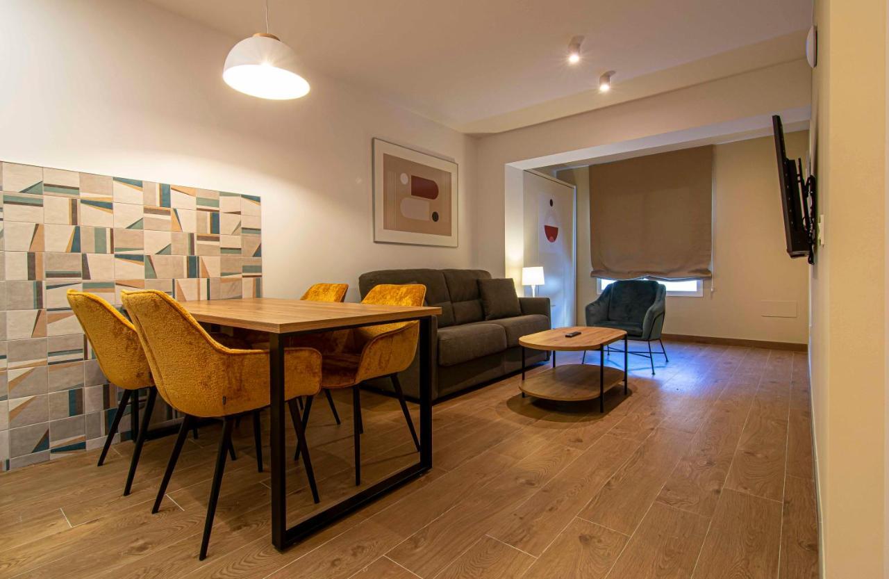 Apartamentos 1 Abril Màlaga Exteriér fotografie