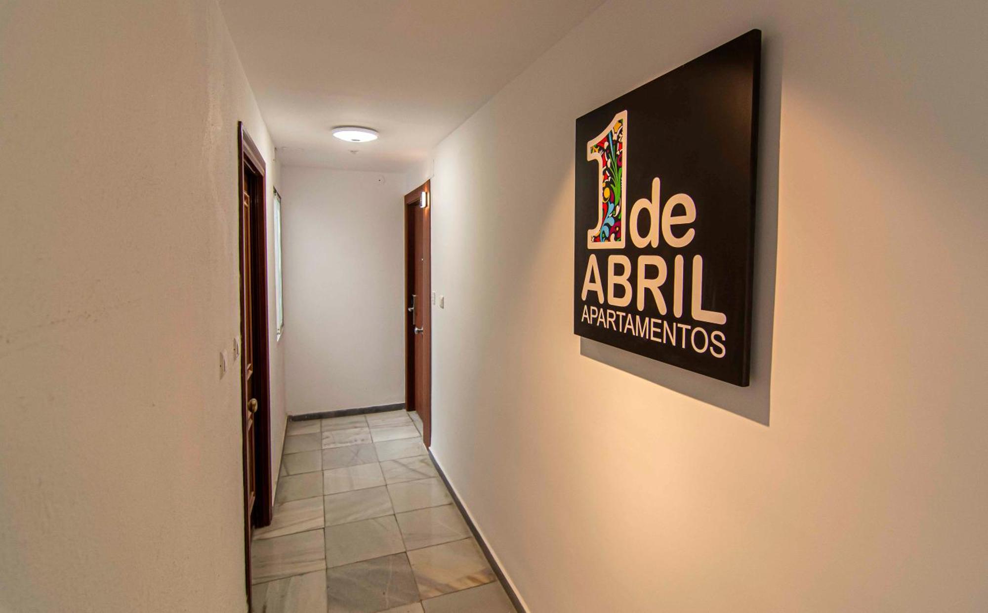 Apartamentos 1 Abril Màlaga Exteriér fotografie